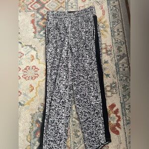 Lululemon Cropped Joggers Women’s Size 2